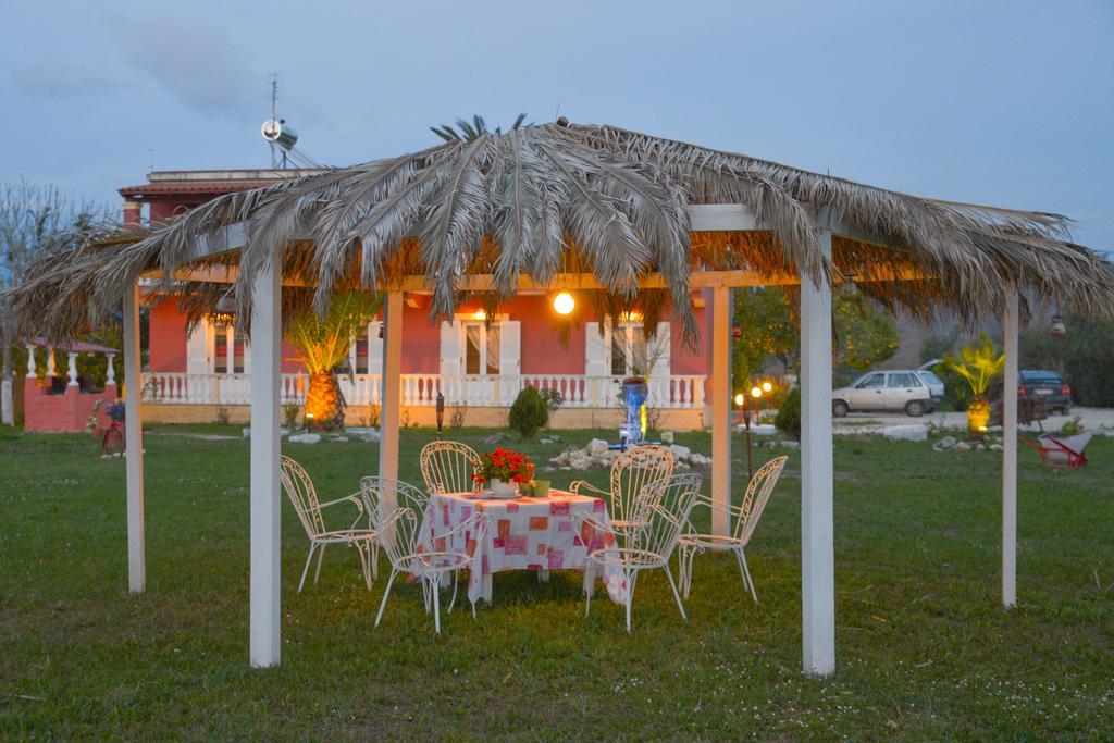 Appartamento Giannis And Fridas Garden Sidárion Esterno foto